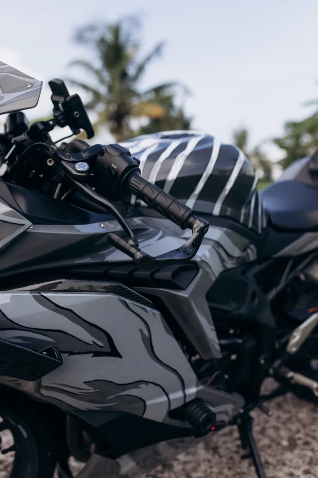 Big Bones — аренда мотоцикла Kawasaki ZX-25R 250cc на Бали, фото 2