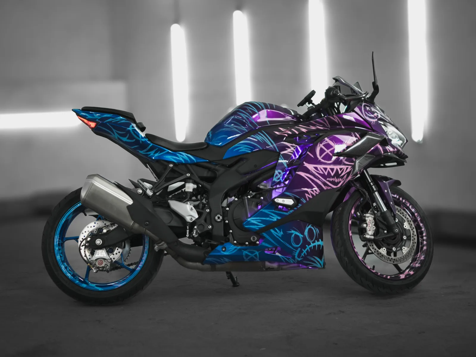 Blue Legend — аренда мотоцикла Kawasaki ZX-25R 250cc на Бали
