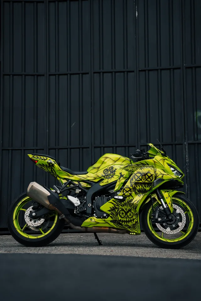 Toxic — аренда мотоцикла Kawasaki ZX-25R 250cc на Бали