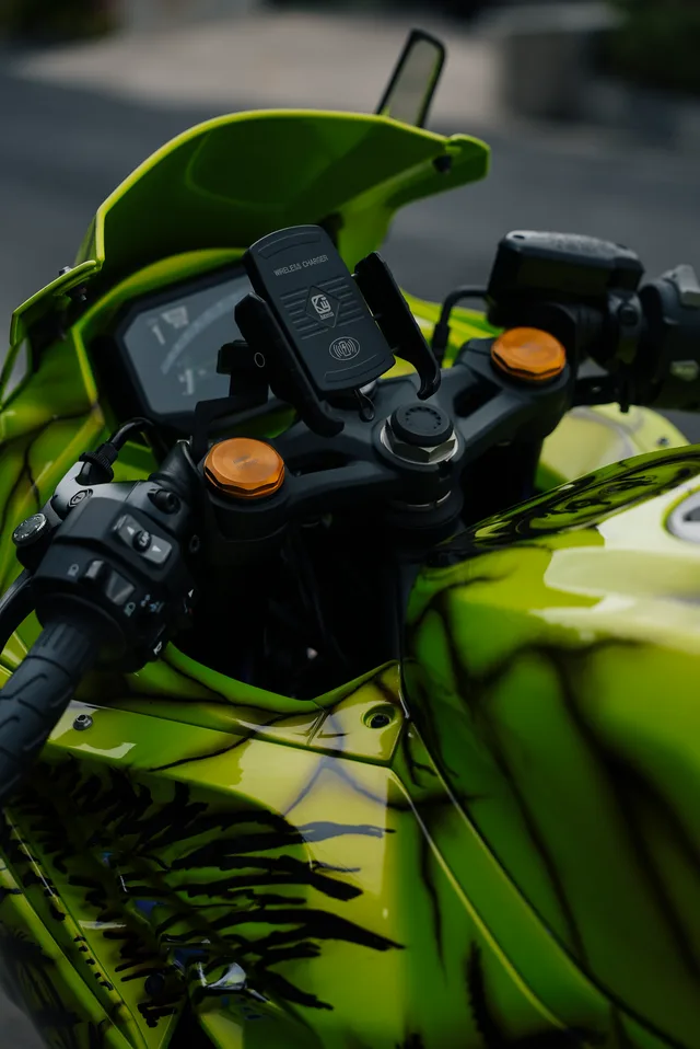 Toxic — аренда мотоцикла Kawasaki ZX-25R 250cc на Бали, фото 2