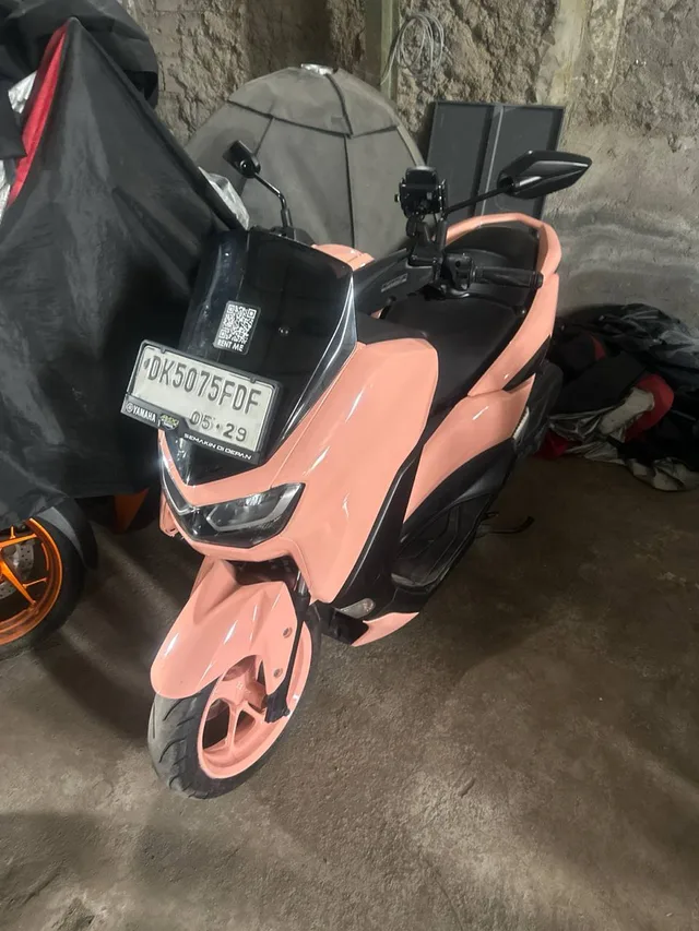 Dark Green Yamaha NMAX 155cc scooter rental in Bali