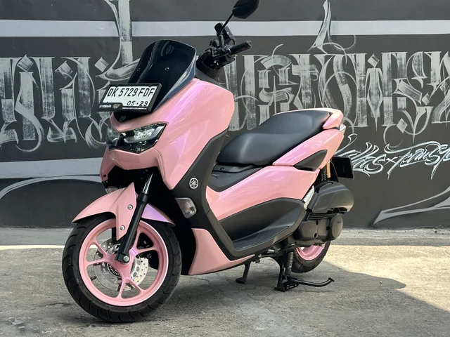 Pink Yamaha NMAX 155cc scooter rental in Bali