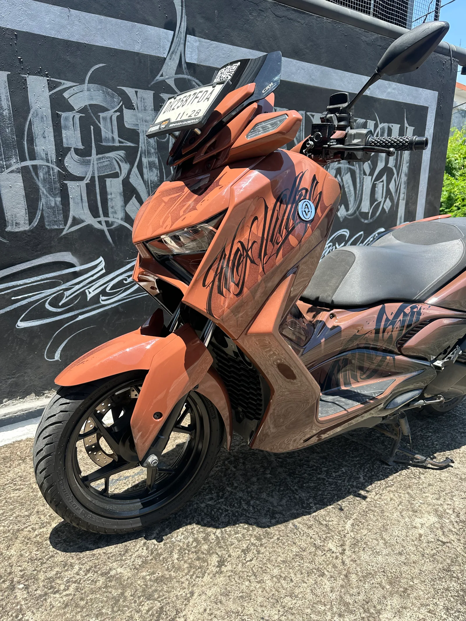Chocolate — аренда скутера Yamaha XMAX Limited 250cc на Бали