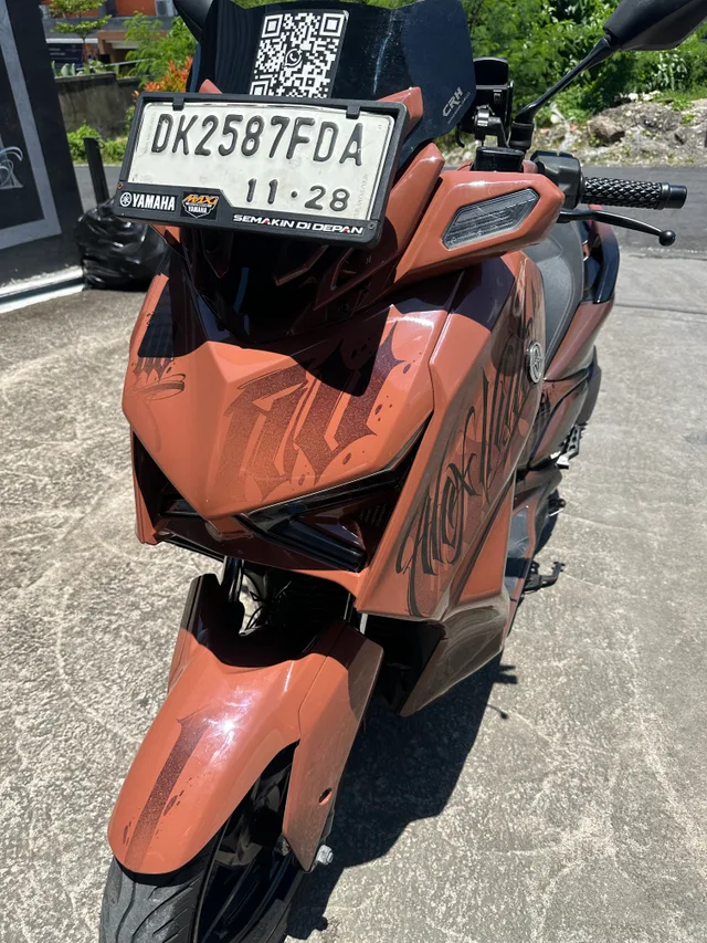 Chocolate — Yamaha XMAX Limited 250cc scooter rental in Bali, photo 3
