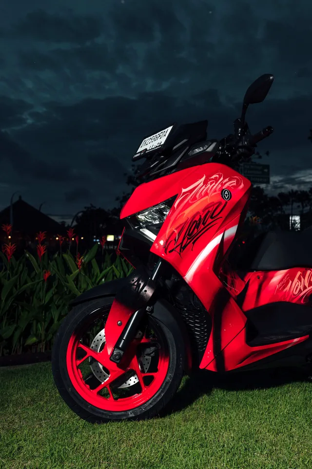 Cola Coca — Yamaha XMAX Limited 250cc scooter rental in Bali, photo 4