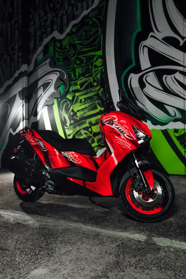 Cola Coca — Yamaha XMAX Limited 250cc scooter rental in Bali, photo 3