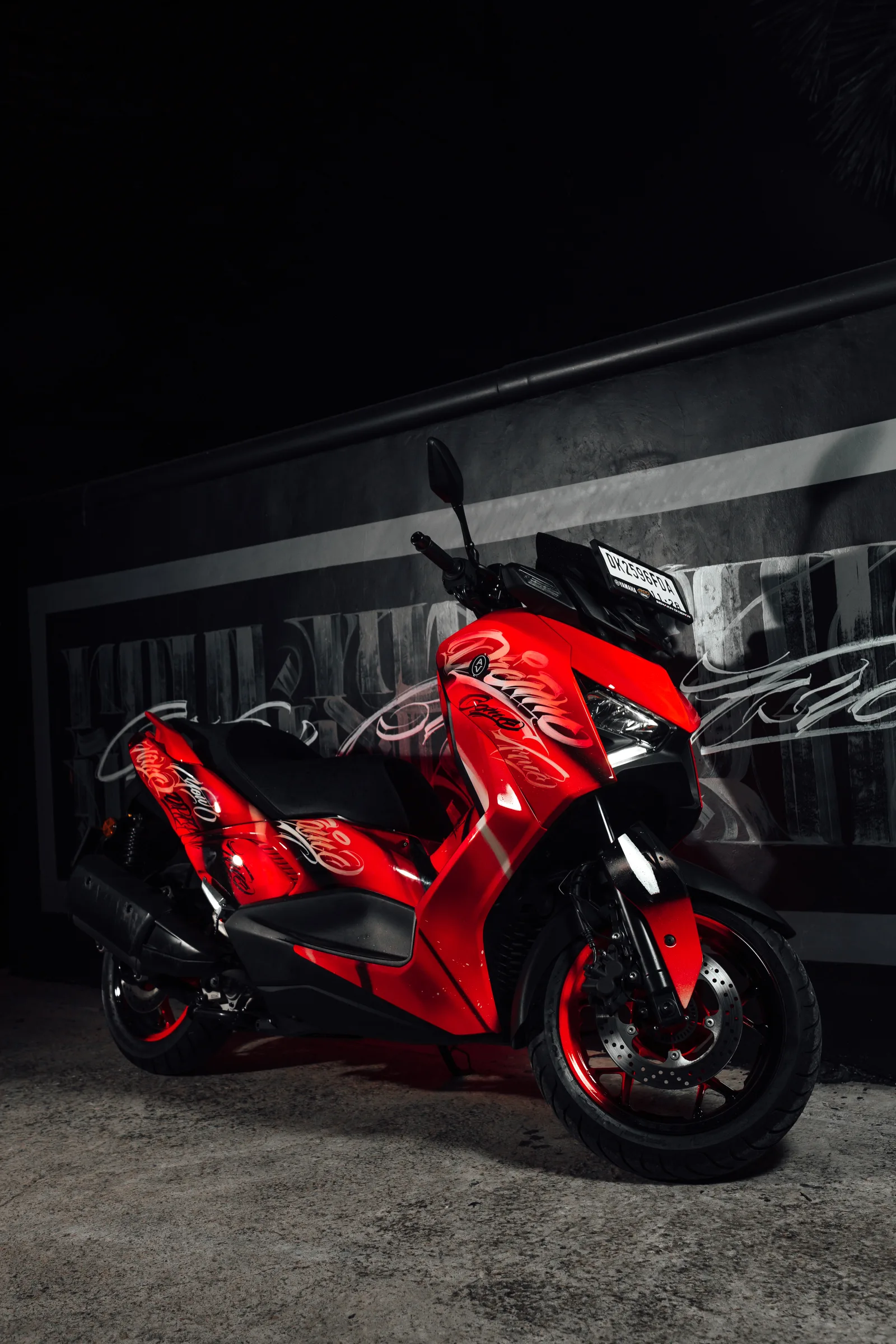 Cola Coca — аренда скутера Yamaha XMAX Limited 250cc на Бали