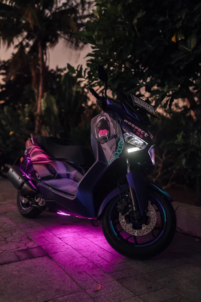 Snoopy — Yamaha XMAX Limited 250cc scooter rental in Bali, photo 4