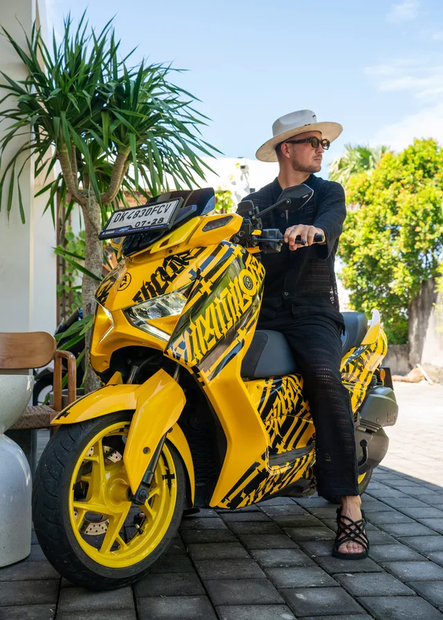 Yellow Yamaha XMAX Limited 250cc scooter rental in Bali, photo 3