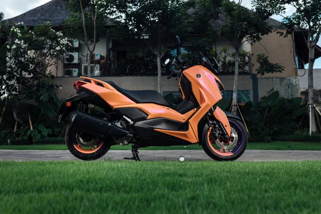 Carrot Yamaha XMAX 250cc scooter rental in Bali