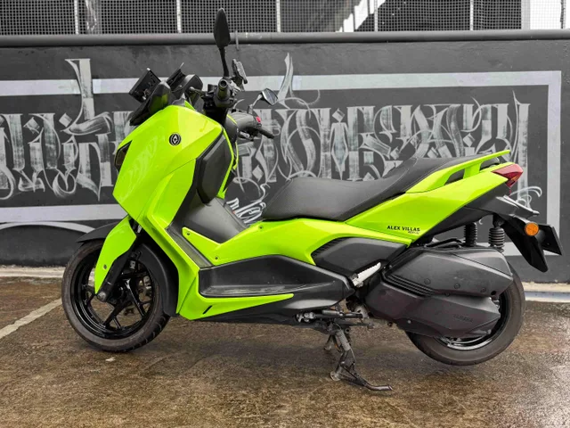Green Yamaha XMAX 250cc scooter rental in Bali