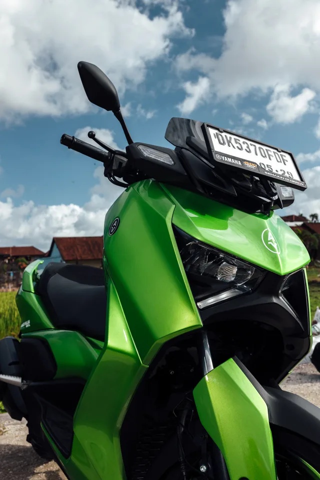 Green Yamaha XMAX 250cc scooter rental in Bali, photo 3