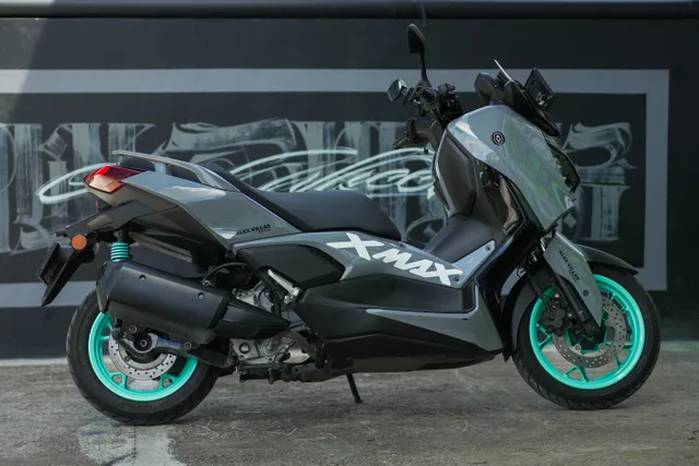 Grey Yamaha XMAX 250cc scooter rental in Bali