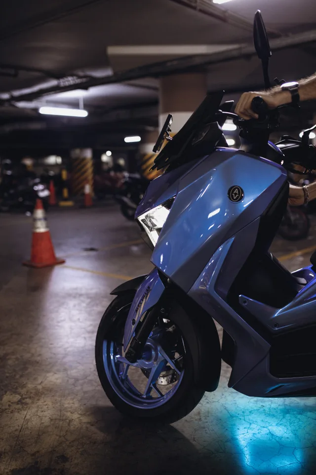Grey Yamaha XMAX 250cc scooter rental in Bali, photo 3