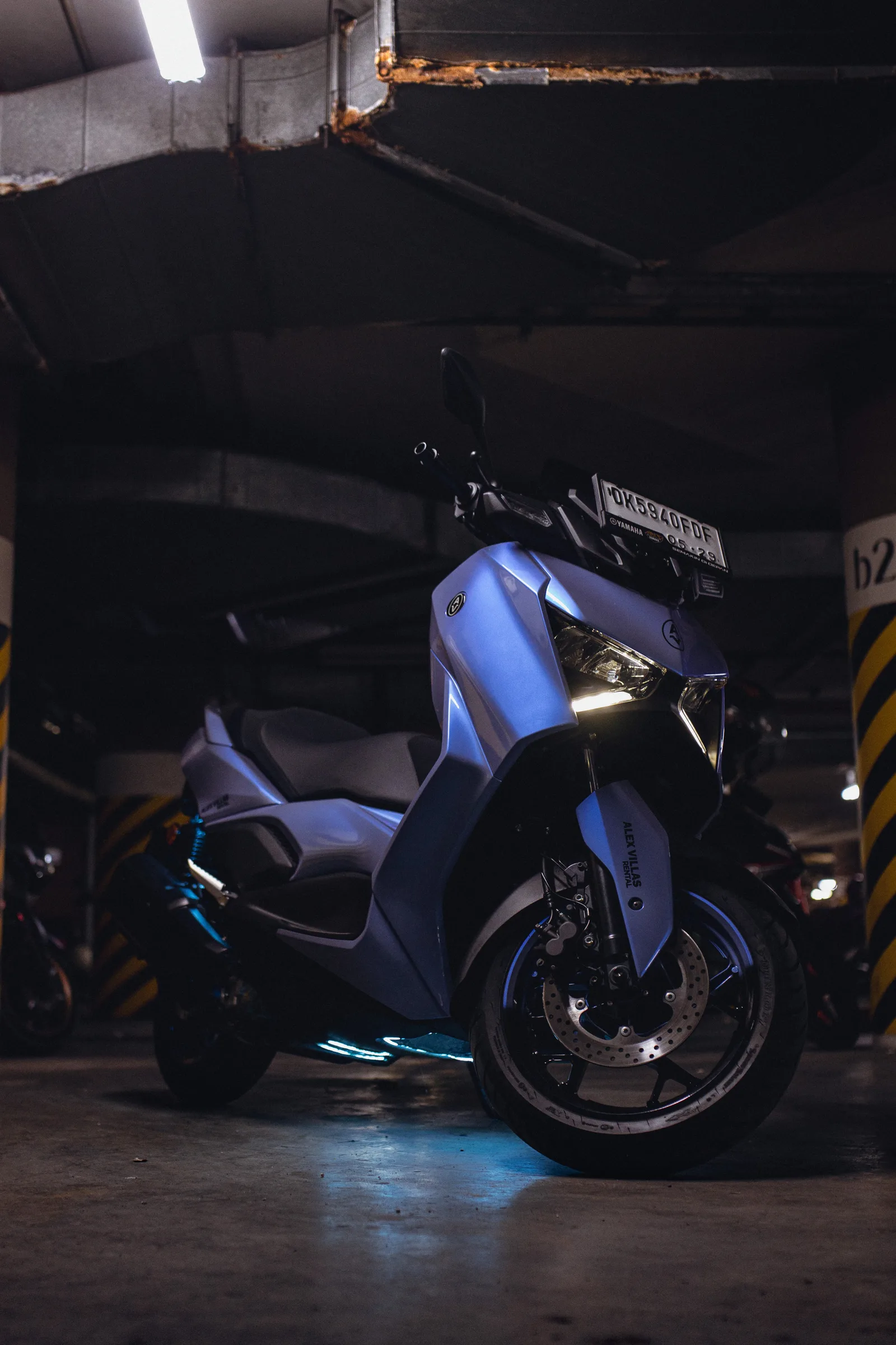 Grey Yamaha XMAX 250cc scooter rental in Bali, photo 2