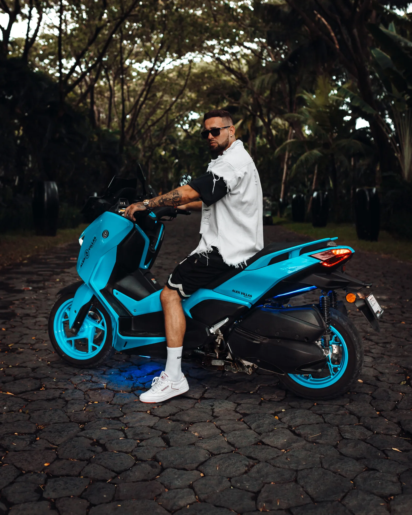Light Blue Yamaha XMAX 250cc scooter rental in Bali, photo 2