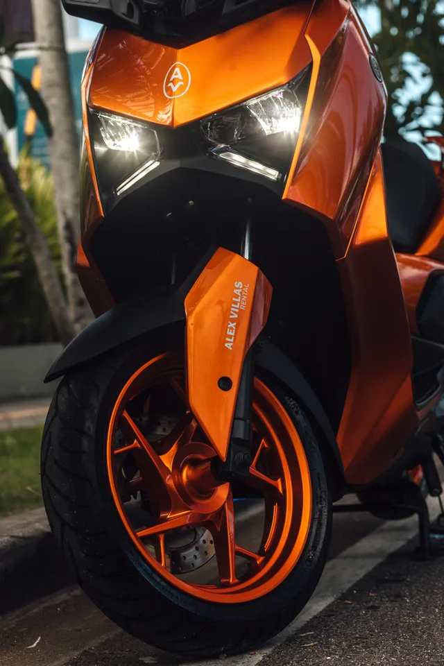 Orange Candy Yamaha XMAX 250cc scooter rental in Bali, photo 4