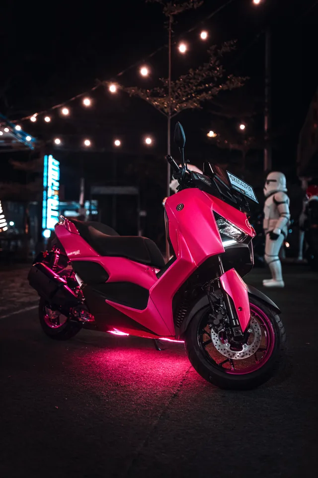 Pink Yamaha XMAX 250cc scooter rental in Bali